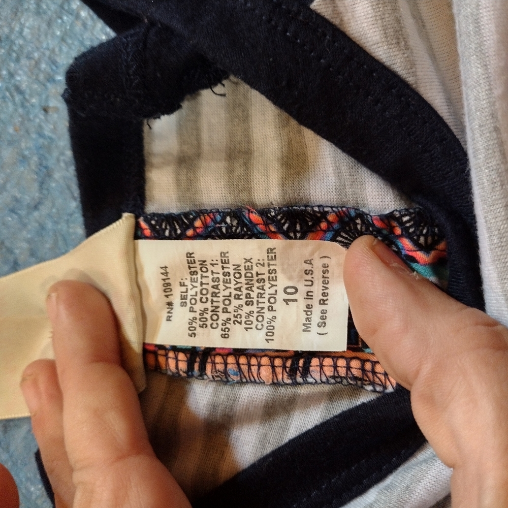 Shirt - Picture 3 of 4